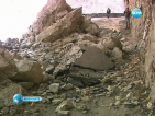 30 тона скална маса затрупа единствения път към смолянско село