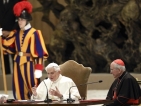 Папа Бенедикт XVI намеквал за оттегляне преди години