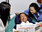 Венецуела празнува, видя снимка с Уго Чавес