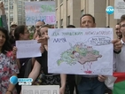 Протестиращи посрещат Орешарски в Брюксел
