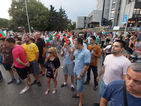 Протестиращи блокираха областната управа във Варна