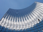 Компания издигна 57-етажен небостъргач за 19 дни