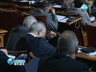 Депутатите разглеждат спешни законови промени