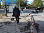 Стълб падна на пешеходна пътека в Казанлък