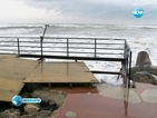 Вълни опустошиха плажа на село Кранево