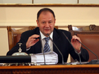 Предложението на ГЕРБ за оставка на Михаил Миков бе отхвърлено