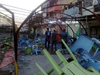 Най-малко 12 души загинаха при атентат в кафене в Ирак