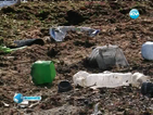 Плажът във Варна потъна в боклуци