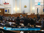 Парламентът събра кворум, не е ясно дали депутатите ще обсъждат Пеевски