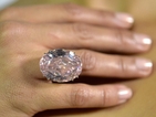 Продадоха рядък розов диамант за 16 милиона долара