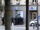 Въоръжен взе заложници в банка в Париж