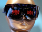 Триизмерни очила вплитат виртуалния и реалния свят в едно