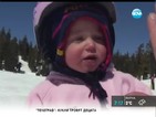 Момиченце на една година кара сноуборд