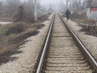 Намериха труп на жена на километър от убитото от влак дете
