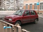 Училище в Русе използва двора си за паркинг
