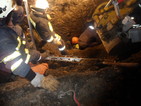 Земна маса затрупа работник в изкоп в Кърджали