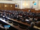 Парламентът ще заседава извънредно