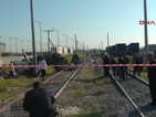 Девет души загинаха при удар на влак и микробус в Турция