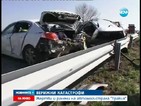 Двама души загинаха при верижни катастрофи на 21 коли