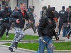 Бухалки, боксове и много ранени по улиците на Донецк