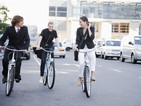 Франция ще плаща на хора, които ходят на работа с колело