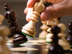 Топалов победи Крамник на супертурнира по шахмат