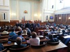 Парламентът ще заседава извънредно във вторник