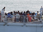 Осем арестувани в Италия за незаконен превоз на имигранти
