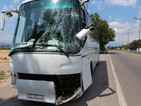 Автобус и кемпер се сблъскаха край Казанлък