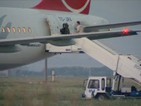 Обезвредиха съмнителен пакет на борда на самолет, кацнал аварийно в София