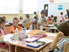 Близо 64 000 деца тръгват в първи клас през есента