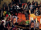 В Мисури погребват чернокожия тийнейджър, убит от полицаи