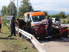 Трима ранени при челен сблъсък край Казанлък