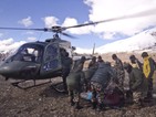 12 загинаха, а 70 са изчезнали след снежна буря в Хималаите