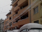 Екипи се борят с повредите по електропреносната мрежа в Североизточна България