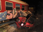 Пътнически влак отнесе фадрома край кюстендилско село