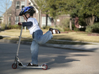 Тротинетките и колелата са най-опасните играчки за децата