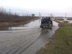 Спешна евакуация в Нова махала, селото е под три метра вода