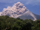 В Гватемала се събудиха два вулкана