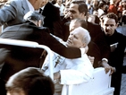 Али Агджа положил цветя на гроба на папа Йоан-Павел II