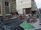 Колона се срути и разруши каса на зала "България"