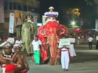 Грандиозно будистко шествие събра хиляди хора в Шри Ланка