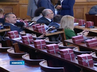 Депутатите изхарчили 300 000 лв. за цветя и подаръци през 2014-а