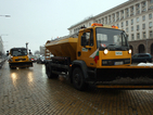 133 машини чистят София от снега