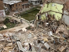 Извадиха от руините непалец 80 часа след земетресението