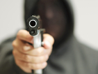 Млад мъж влезе с брадва и пистолет в киносалон в САЩ