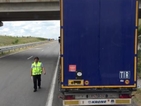 Турски шофьор засне как инспектор от ДАИ му иска подкуп