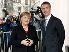 Генералният-секретар на НАТО: Меркел доста носи на пиене