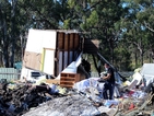 Австралиец открадна булдозер и срина къща