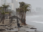 Тропическата буря Карлос наближи Мексико